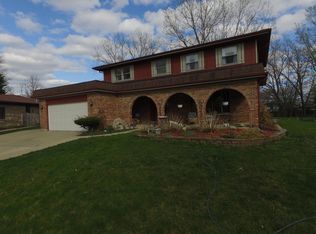1129 Beach Comber Dr, Schaumburg, IL