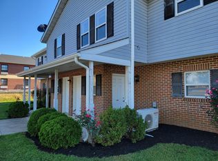 146 Greenland Dr, Lancaster, PA 17602