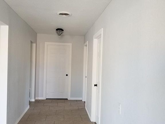 3rd image of 627 College Ave
