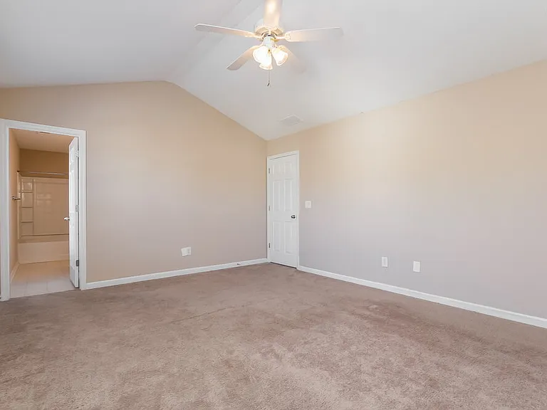 212 Greystone Cir — Photo 8