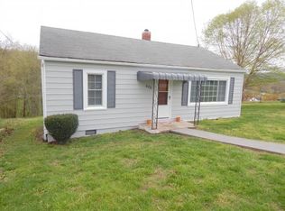 406 Gallop Ave, Mount Carmel, TN 37645