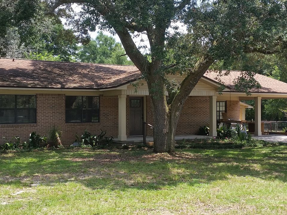 Tree shaded front porch 
