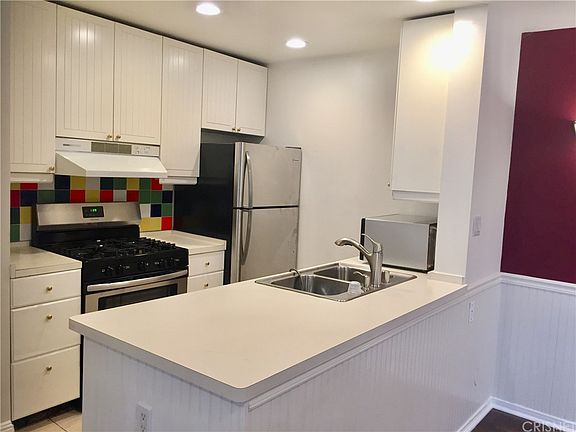 5th image of 18645 Hatteras St Unit 125