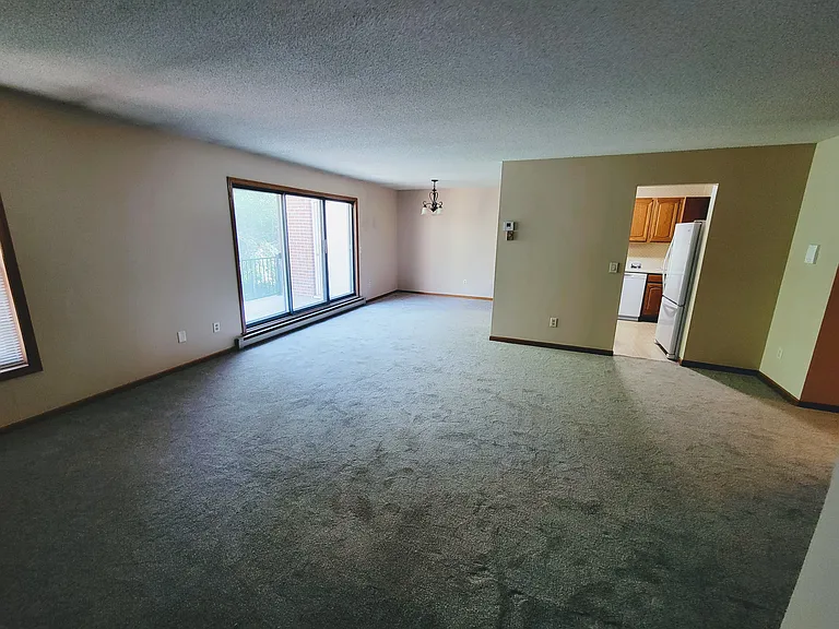 737 Larpenteur Ave E — Photo 4