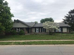 103 Willowood Ln, Fishers, IN 46038