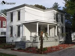 540 Main St photo 1