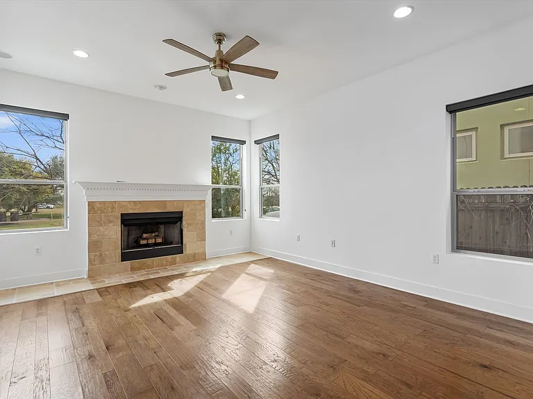 3120 Tom Miller St — Photo 4