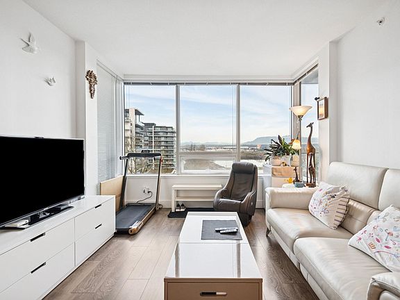 2nd image of 5233 Gilbert Rd #1110