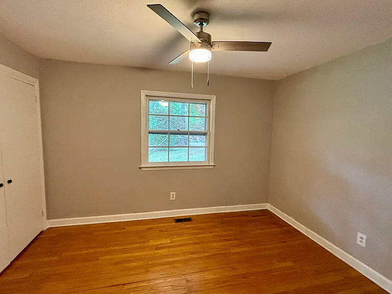 1209 Green Springs Rd — Photo 9