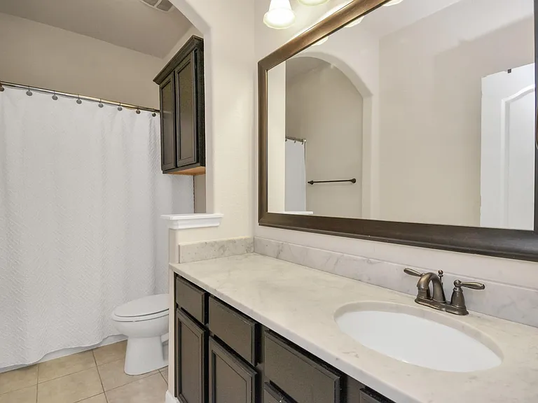 17510 Woodfalls Ln — Photo 32