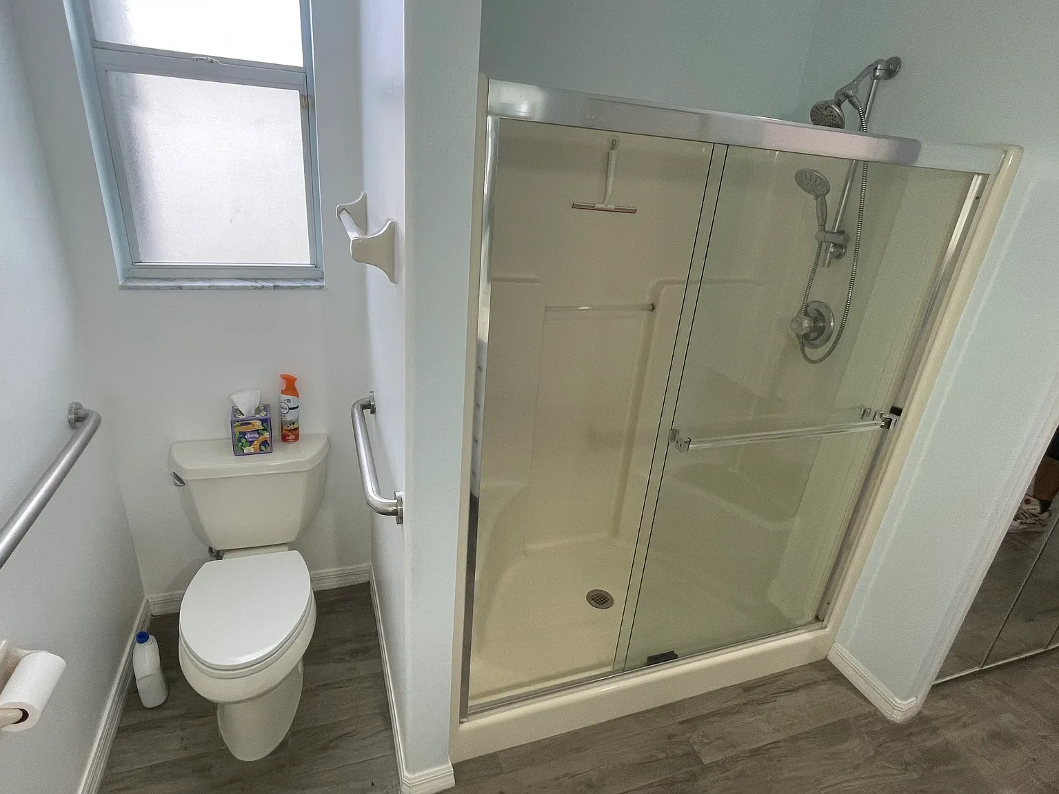 2 bed, 909 sqft, $2,300 — Photo 2