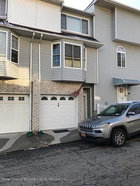 1st image of 18 Regina Ln
