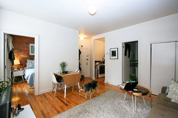 Rented by R New York | media 16