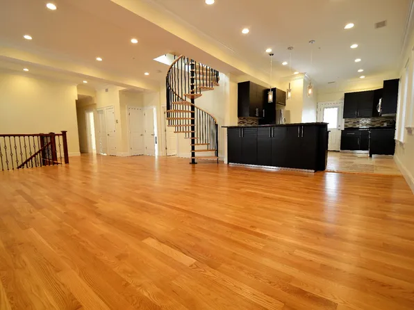 74 Browne St #1, Brookline, MA 02446