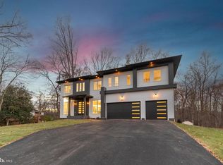 4824 Village Dr, Fairfax, VA 22030