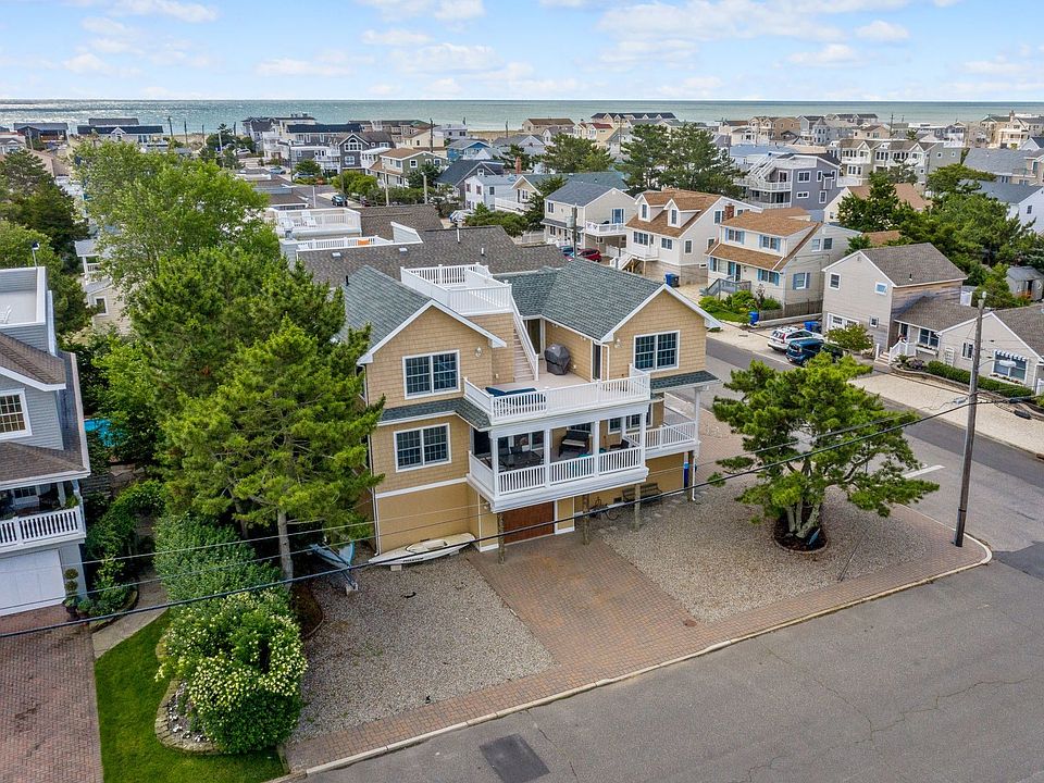 1st image of 339 Jefferis Ave