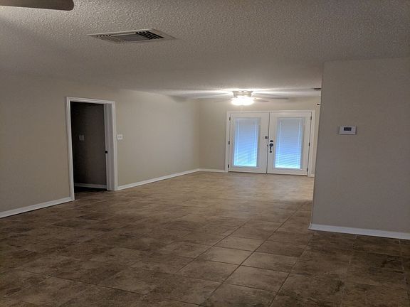 4th image of 7843 Walnut Dr