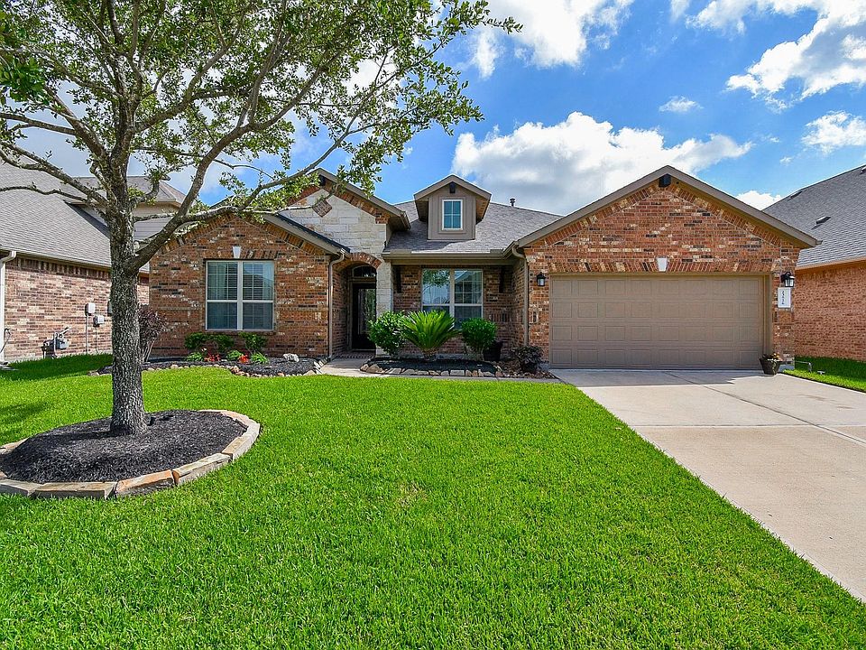 1st image of 23526 Verona River Dr