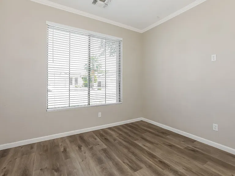 3329 E Powell Ct — Photo 14