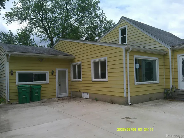 30925 Block St, Garden City, MI 48135