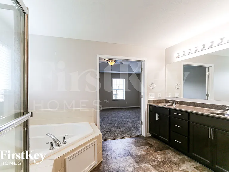 1727 Declaration Dr — Photo 13