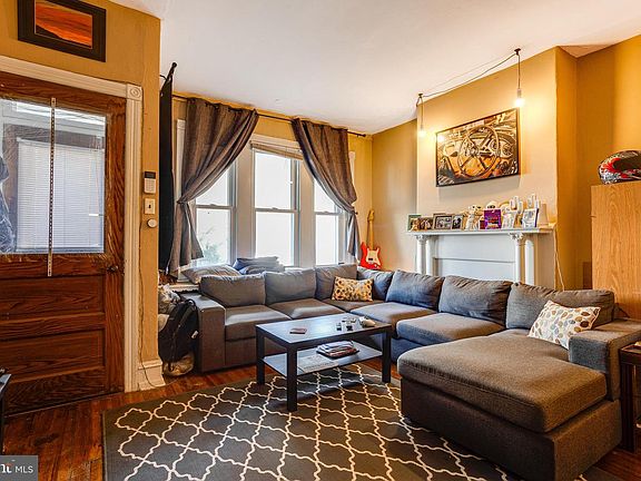 5th image of 303 Roxborough Ave