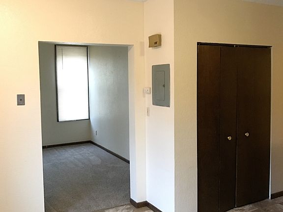 2nd image of 309 1/2 Plum St #206