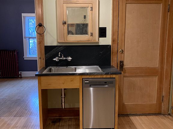 5th image of 1074 Goodrich Ave Floor 1