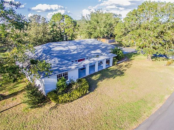 3rd image of 308 Crest Dr