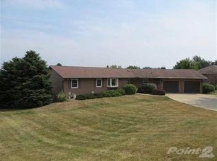 19 Greenview Dr, West Branch, IA 52358