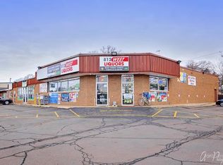 812 W Rollins Rd, Round Lake, IL 60073