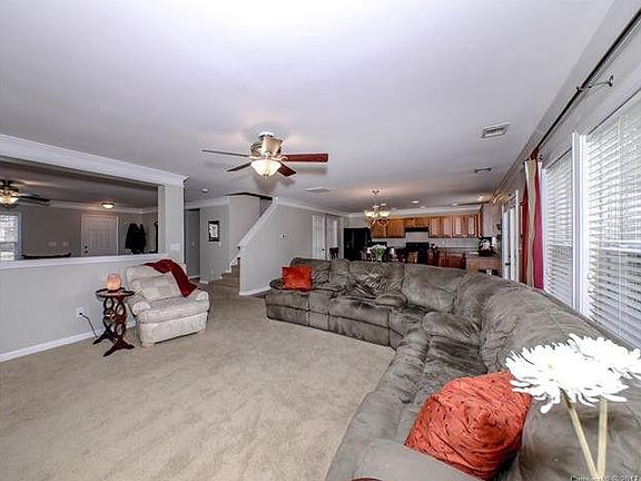 3rd image of 10312 Barrands Ln