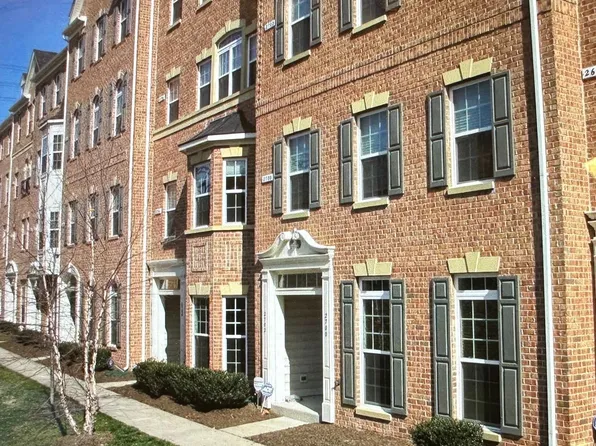 2708 Sheffield Hill Way #218, Woodbridge, VA 22191