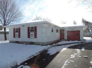 11 Galway Dr, Rochester, NY 14623