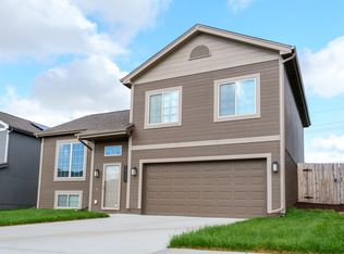 7717 N 144th Ave, Bennington, NE 68007