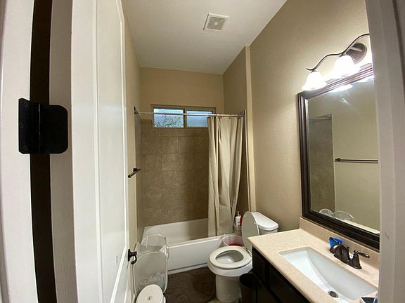 3rd image of 779 Wild Rose Dr