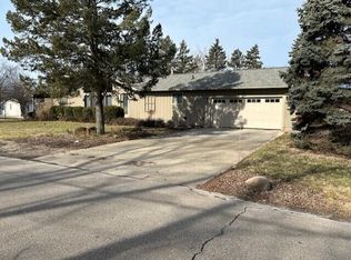 820 W Water St, New Buffalo, MI 49117