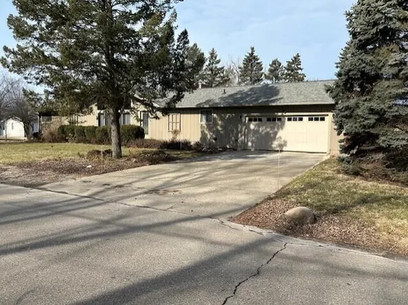 820 W Water St, New Buffalo, MI 49117