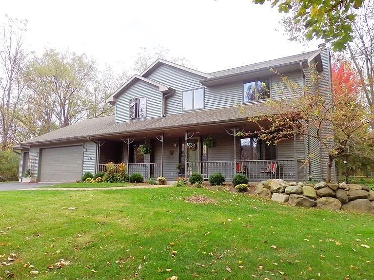 541 Morgan Dr photo 1