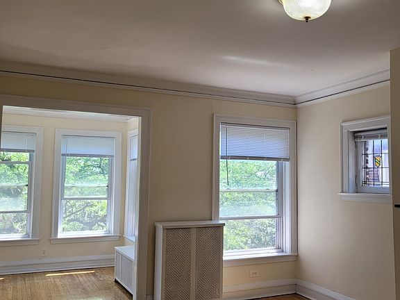 2nd image of 1220 W Columbia Ave APT 2