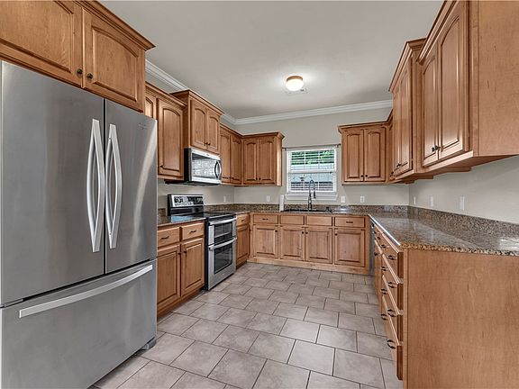 4th image of 296 Wedgeview Dr