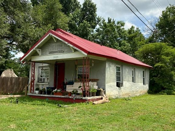 2nd image of 1009 W Kansas Ave