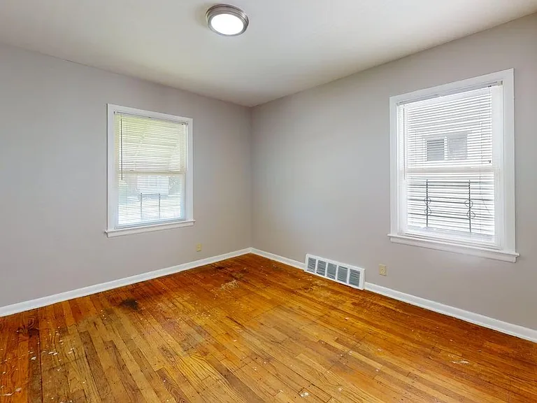 11909 Avon Ave — Photo 4