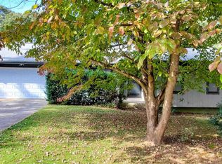935 Blackberry Ct, Ellenwood, GA