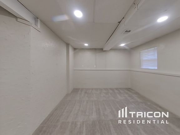 4th image of 15892 W 157th Ter