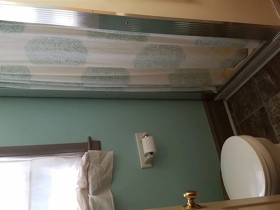 unit 2, bathroom