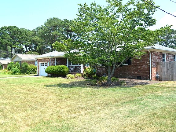 3rd image of 1032 Patrick Henry Way