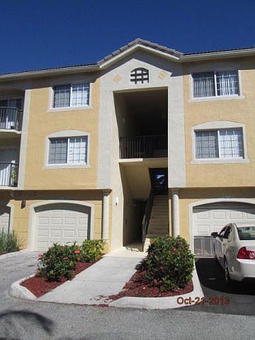 1st image of 900 Crestwood Ct S APT 909