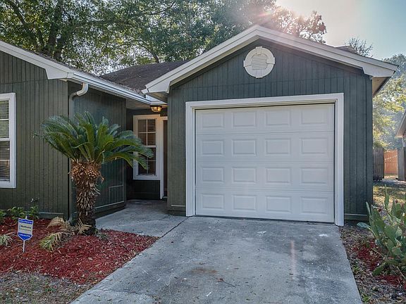 2nd image of 219 Aquarius Cir W