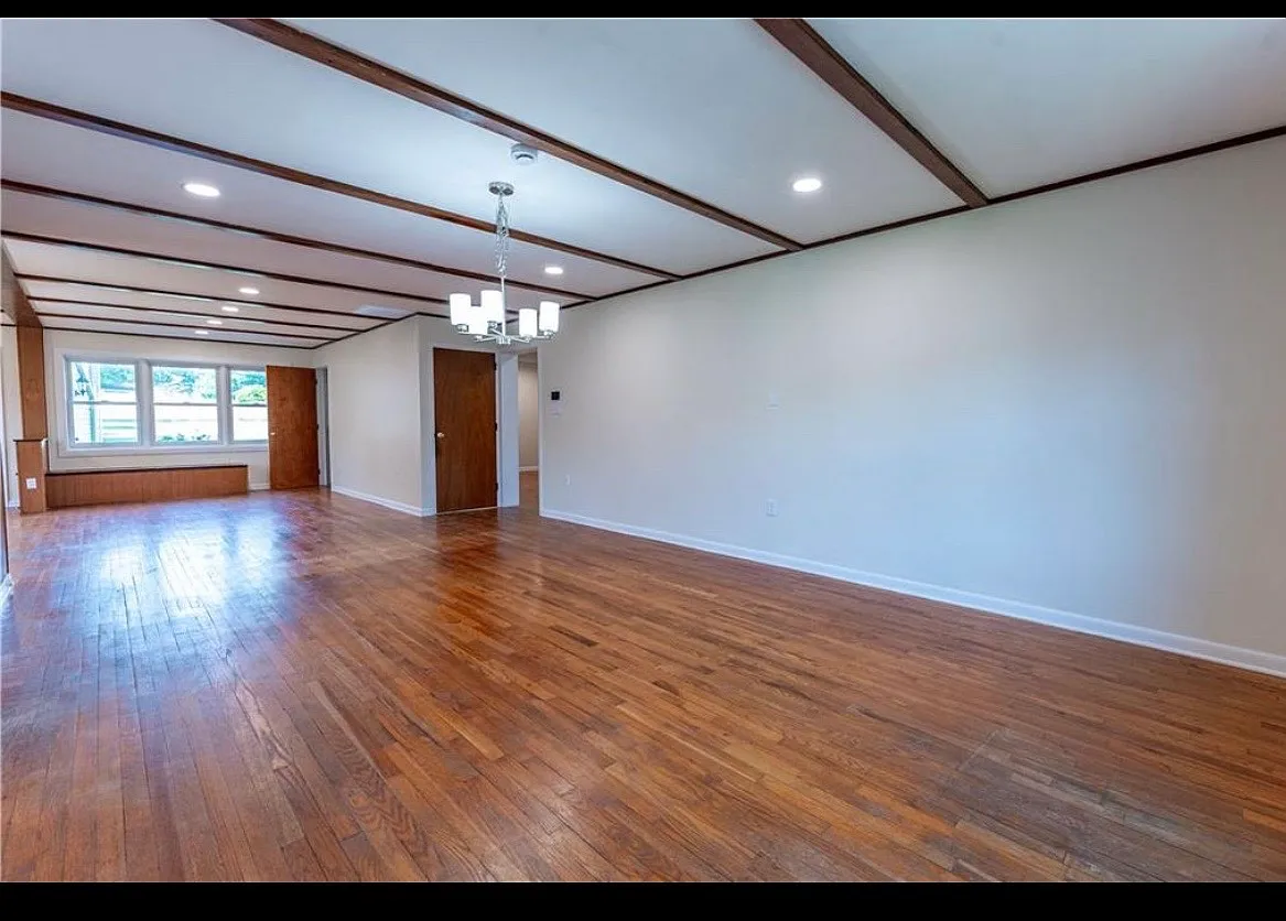 4 bed, 2808 sqft, $2,495 — Photo 1